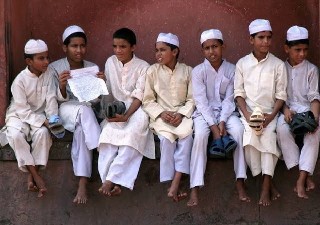 حرکت کا مقابلہ جمود سے نہیں کیا جاسکتا